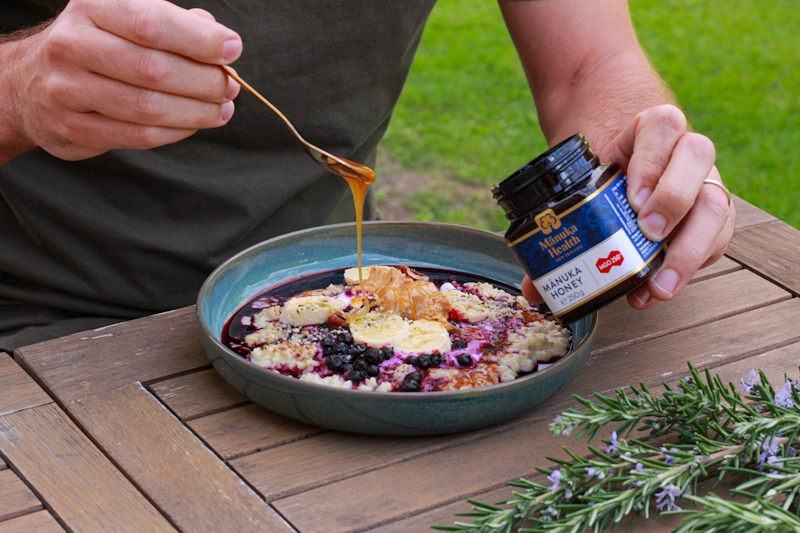 Ovsená kaša s Manuka medom a ovocím
