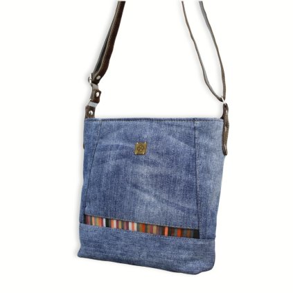 Crossbody taška z riflí s barevnou aplikací z kůže pohled z boku
