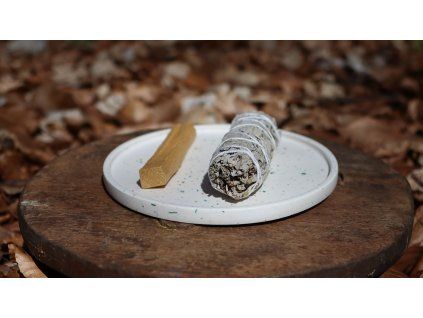 Jesmonite biely tanierik s terrazzo chipsami