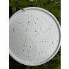Jesmonite biely tanierik s terrazzo chipsami