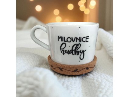 Ručně malovaný hrníček "Milovnice hudby"