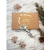 Elegantní luxusní dárkové balení s ručně psaným věnováním a stříbrnou mašlí