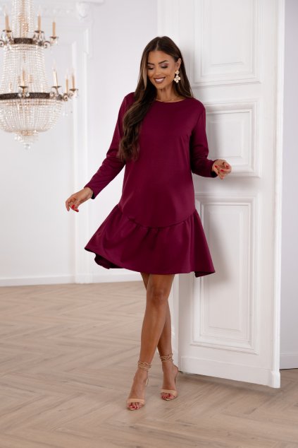 Jednoduché šaty s volánky a dlouhým rukávem vínové