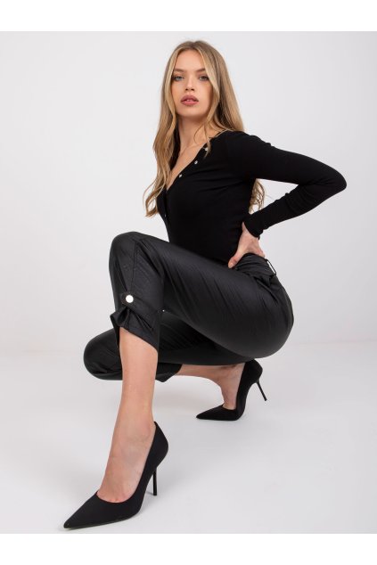 pol pl Czarne spodnie ze skory ekologicznej Wirginia 382668 1