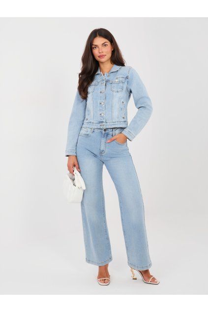 Světle modrá přiléhavá džínová bunda
