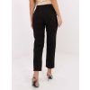 Černé kalhoty s ozdobným detailem
