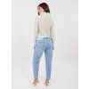 Světle modré džíny mom