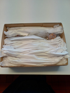 Ještě více papíru.