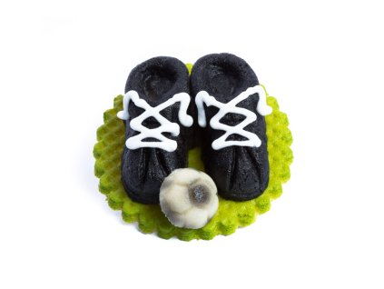 Černé kopačky z marcipánu