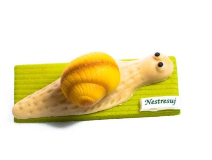 Šnek „Nestresuj“ z marcipánu