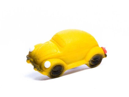 Žluté auto „Brouk“ z marcipánu