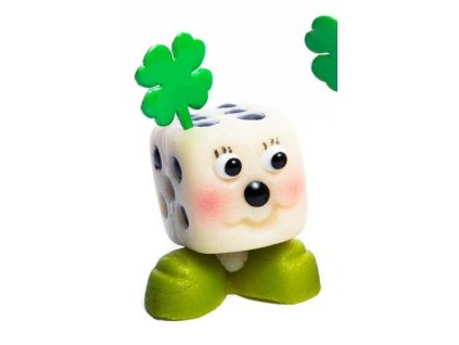 Zelená hrací kostka z marcipánu