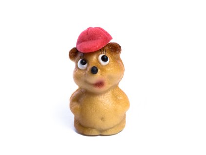 Medvěd v kšiltovce z marcipánu