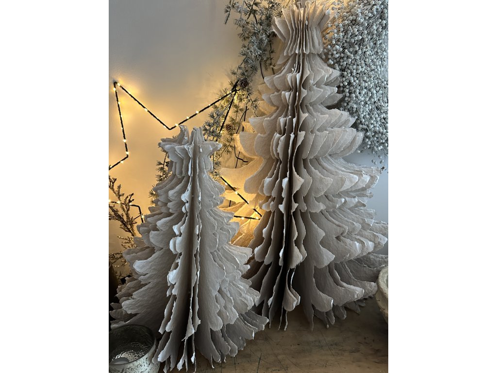 Papírmašový stromeček