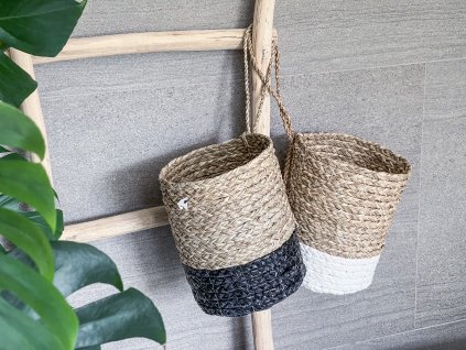 Košík na zavěšení s poutkem z mořské trávy/ černá