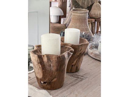 Svícen z taekového dřeva