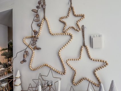 Hvězda z dřevěných kuliček