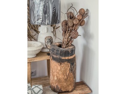 Váza z teakového dřeva