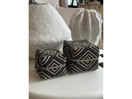 Korálková dekorativní krabička