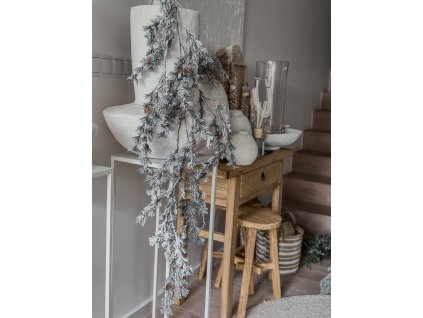 Velká modřínová girlanda