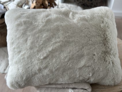 Zimní hebký polštář - umělá kožešina
