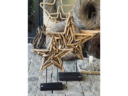 Hvězda z teakového dřeva