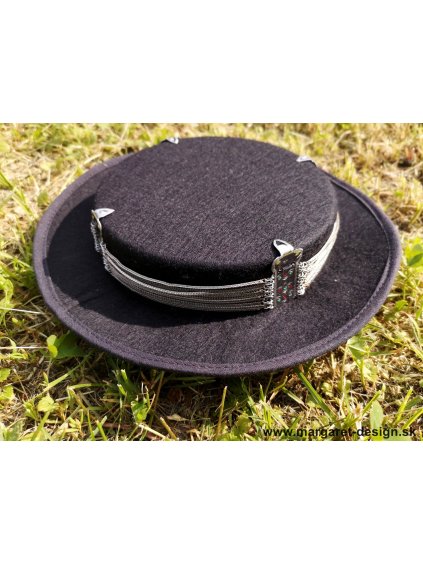 Retiazkový klobúčik