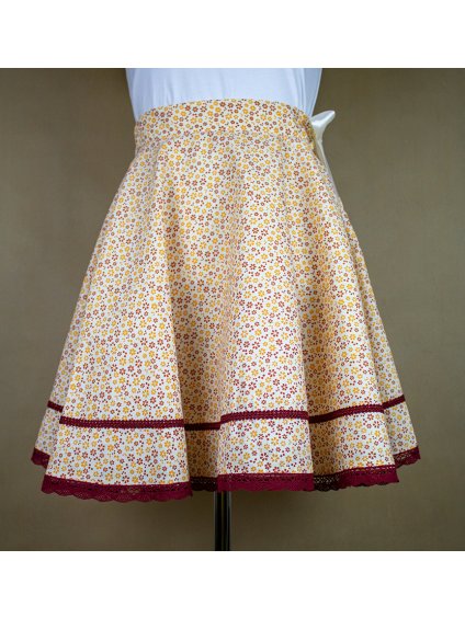 Dámska folklórna kruhová krémová sukňa