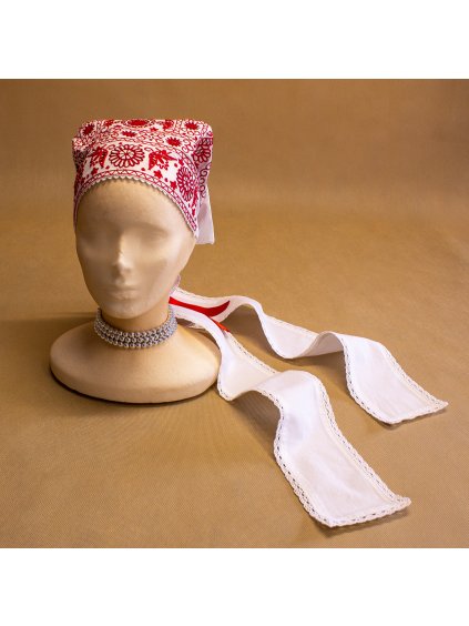 Kápka detvianska - strojovo vyšívaná 2