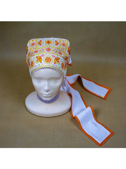 Kápka detvianska – strojovo vyšívaná 7