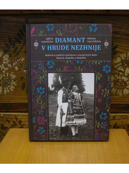 Diamant v hrude nezhnije
