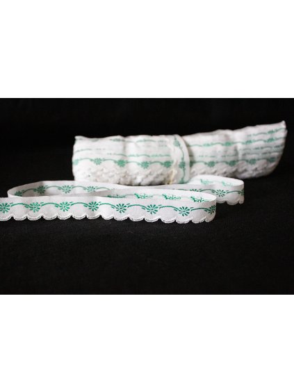 Vyšívaná stuha zúbková zelená -1,6 cm