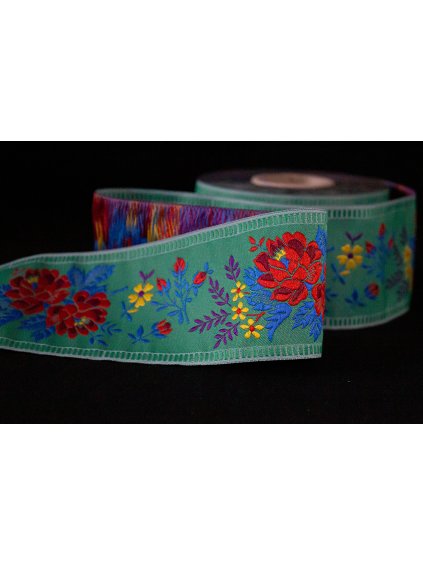 Krojová vyšívaná stuha zelená - 5,5 cm