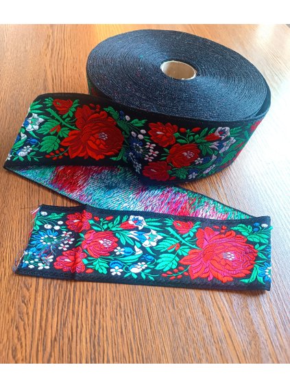 Krojová vyšívaná stuha čierna - 7 cm