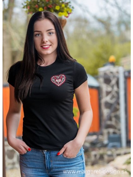 Dámske vyšívané tričko -Čierne- Srdiečko
