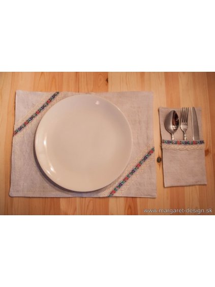 Prestieranie pod tanier a príbor - Kvety