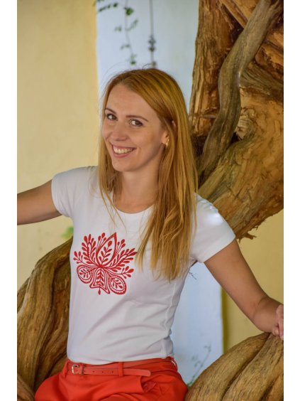 Dámske vyšívané tričko -Biele- červený vzor