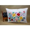 Vankúš ručne vyšívaný