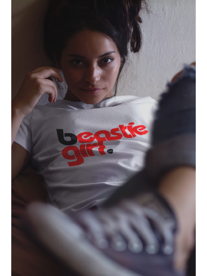 beastie girl tricko s potiskem marian for president náhled s modelkou