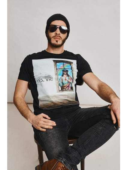 Marian For President tričko s potiskem černé black virtuality model ve studiu v detailu