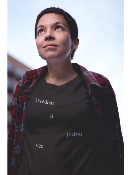 tričko s potiskem uvědom si jednu věc černé marian for president modelka na ulici 1