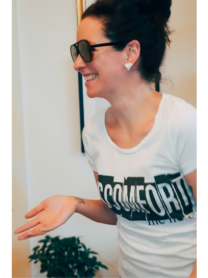 modelka marian for president triko s potiskem discomfort white