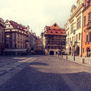 👀 Taky se ti často stává, že něco zoomuješ v Google Street View a pomalu na každym rohu vidíš krásný lidi v MFP triku? Nám...