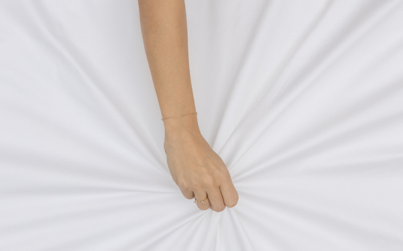 Who am I spending the night with? Choose if sateen or percale is right for you