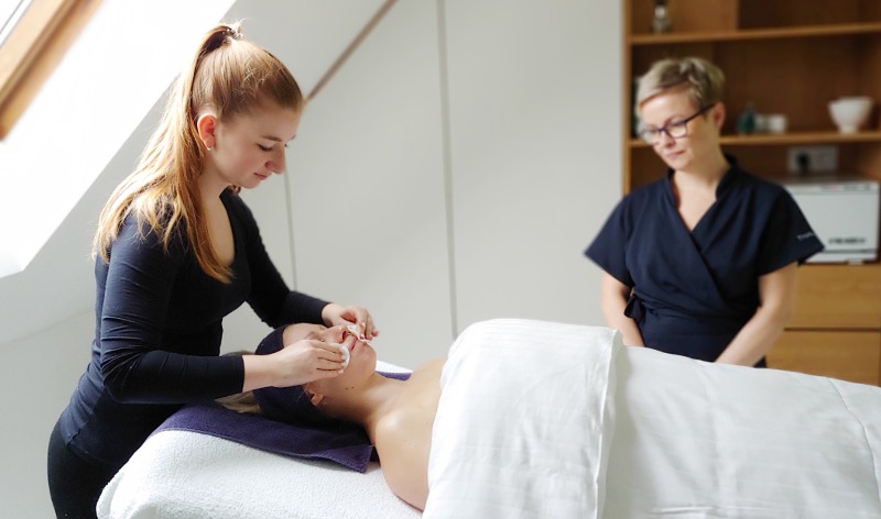 Historie - od líčení k vlastní kosmetické značce