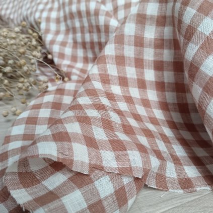 vzorek 3,5x8cm...100% len metráž ČOKOLÁDOVÉ kostky 130g/m2....č.102