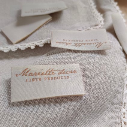 Autorská tkaná etiketa – Mariette decor