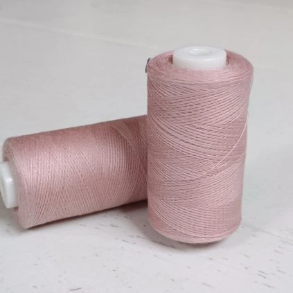 Polyesterová nit ASSOS- pudrově růžová 1000 m