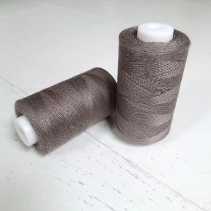 Polyesterová nit ASSOS- omšelá hnědá 1000 m