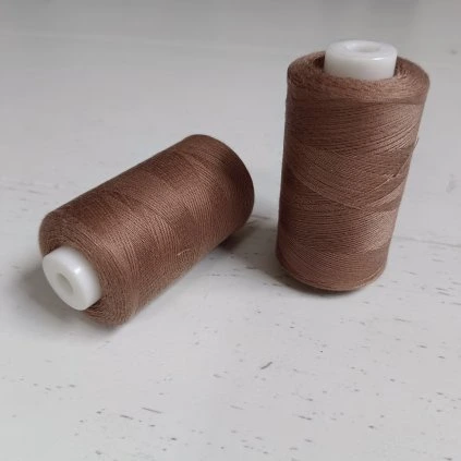 Polyesterová nit ASSOS- čokoládová 1000 m